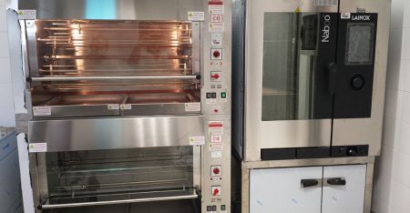 Montaggio di cucine per la ristorazione